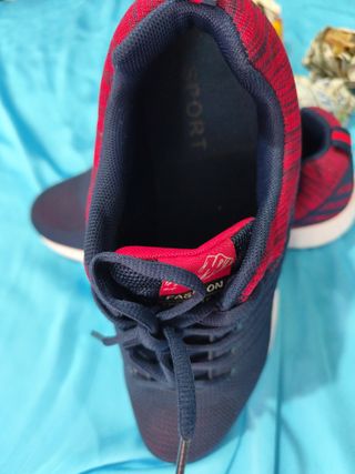 Zapatillas deportivas azules y rojas NUEVAS 