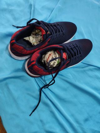 Zapatillas deportivas azules y rojas NUEVAS 