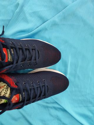 Zapatillas deportivas azules y rojas NUEVAS 