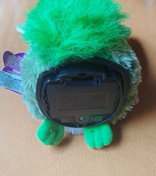 Furby Rana Generación 3 (1999) con etiqueta