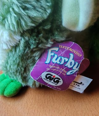 Furby Rana Generación 3 (1999) con etiqueta