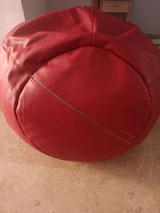 Puff pera rojo piel sintética