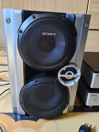 Dos altavoces Sony, regalo equipo de música Phili