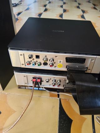 Dos altavoces Sony, regalo equipo de música Phili