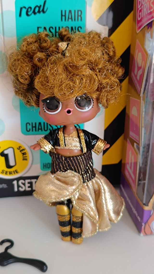 Muñeca LOL Surprise Queen Bee JK
