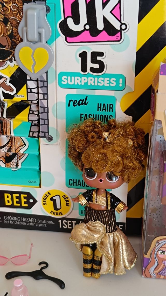Muñeca LOL Surprise Queen Bee JK