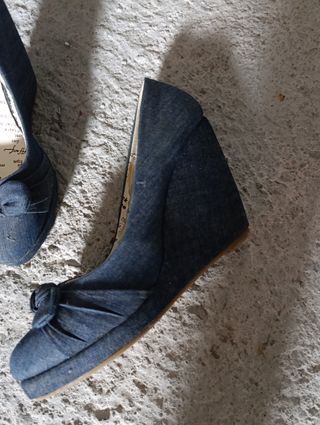 Zapatos de plataforma vaqueros con lazo