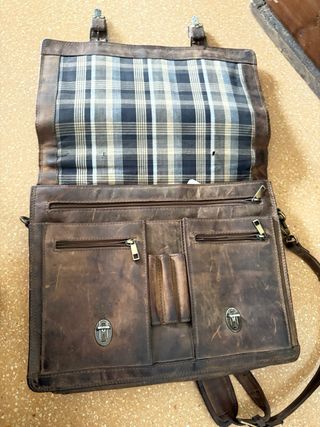 Maletín de piel marrón