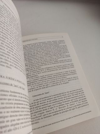 Lote 4 libros de Derecho