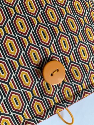 Funda para libro con diseño geométrico