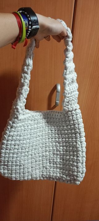 Bolso de trapillo hecho a mano