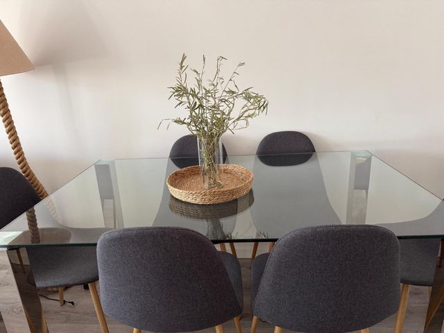 Mesa de comedor de cristal grande del corte inglés