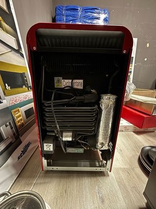 Nevera mini Smeg roja