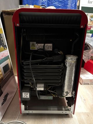 Nevera mini Smeg roja