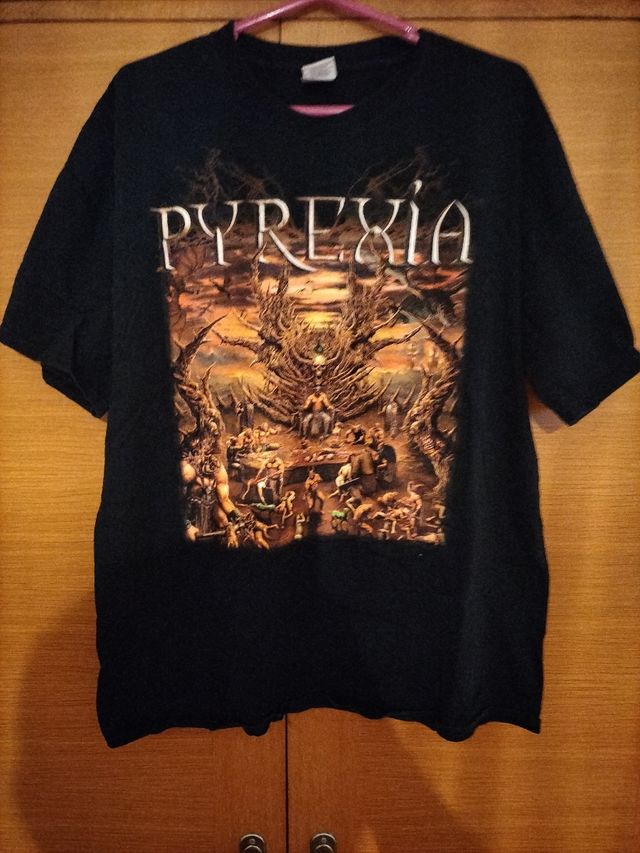 Camiseta merch oficial Pyrexia