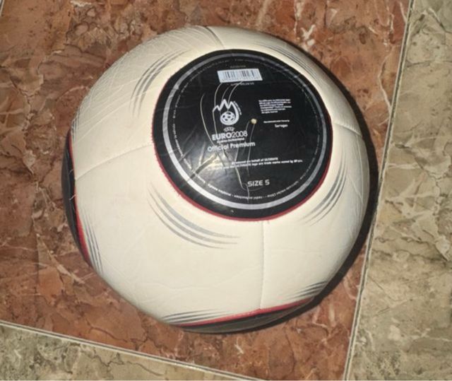 Balón Eurocopa 2008 firmado por Iker Casillas