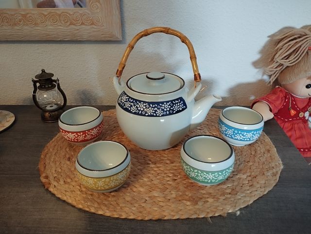 Juego de té de cerámica con asa de bambú