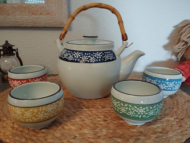 Juego de té de cerámica con asa de bambú