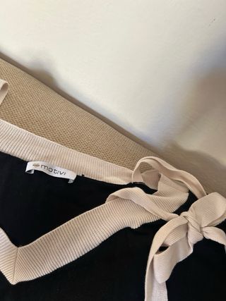 Maglia Motivi nera con fiocchi taglia M