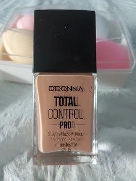 Lote Maquillaje DDONNA: Base y Labial