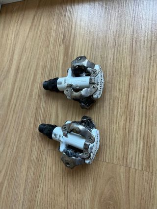 Pedales automáticos Shimano