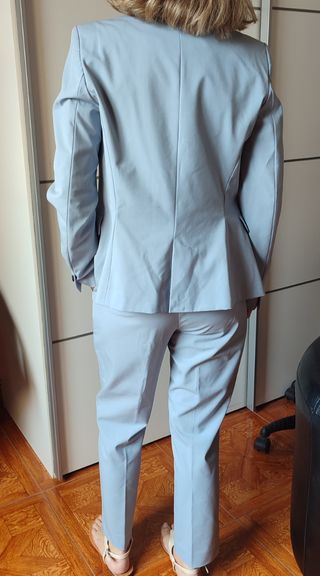 Traje pantalón elegante 