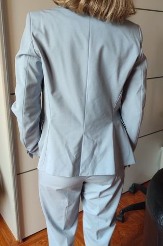 Traje pantalón elegante 