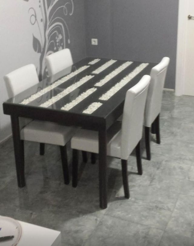 Mesa de comedor ( sin sillas )