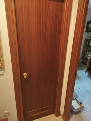 Puertas de madera y marcos