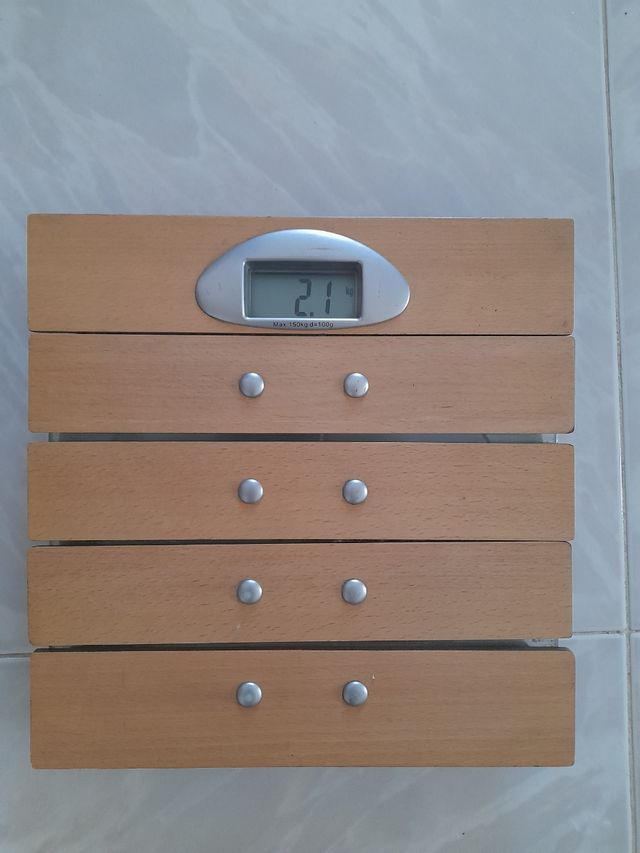 Bilancia pesapersone in legno