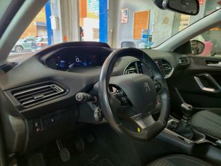 Peugeot 308 2021