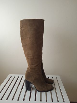 Botas de ante marrones