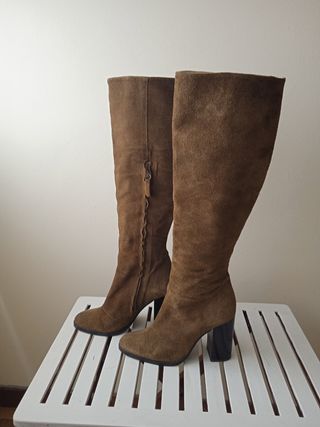 Botas de ante marrones
