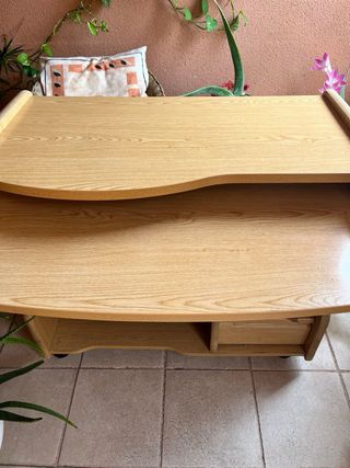 Mesa de estudio de madera