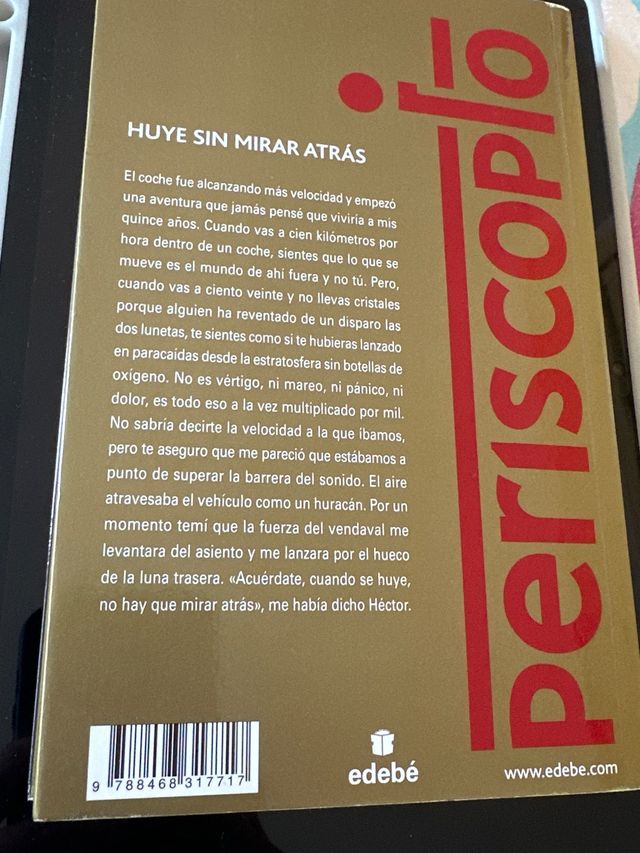 Premio EDEBÉ 2016: HUYE SIN MIRAR ATRÁS (Spanis...