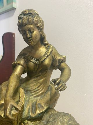 Reloj de sobremesa antiguo dorado