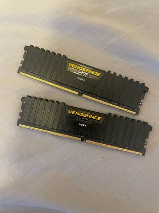 2x8GB DDR4 RAM CORSAIR 16GB