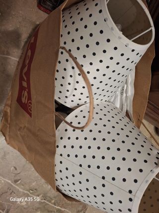 Lampade da tavolo in ceramica bianca  sono 2