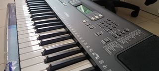 Teclado Yamaha PSR-E373
