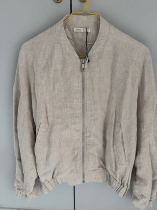 Cazadora bomber Oysho beige