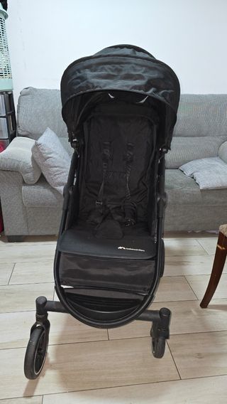 Carrito de bebé negro