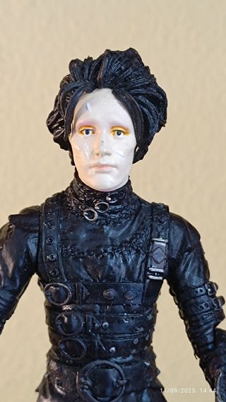 Figura Eduardo Manostijeras 17 CMS Edición 1999