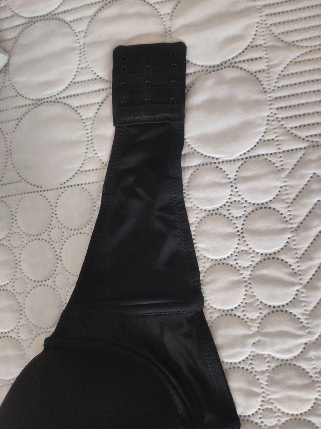 Sujetador negro sin tirantes