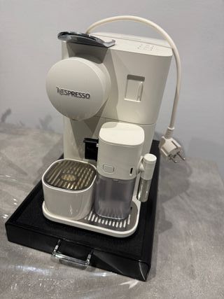 Nespresso De'Longhi Lattissima One Blanca
