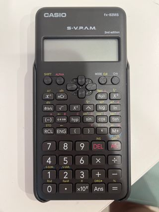 Calculadora Casio fx-82MS