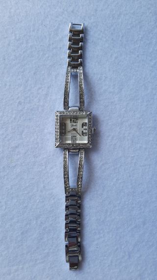 Orologio da donna al quarzo.