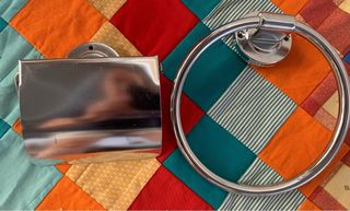 Portarrollos y toallero inox