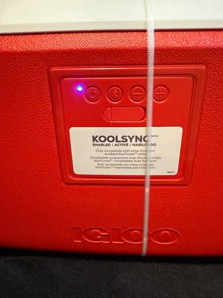 Nevera Igloo KoolTunes Bluetooth Roja