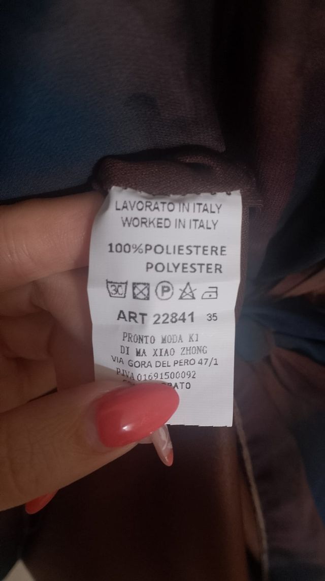 Abito tie-dye con cut-out