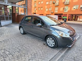 Peugeot 208 2013